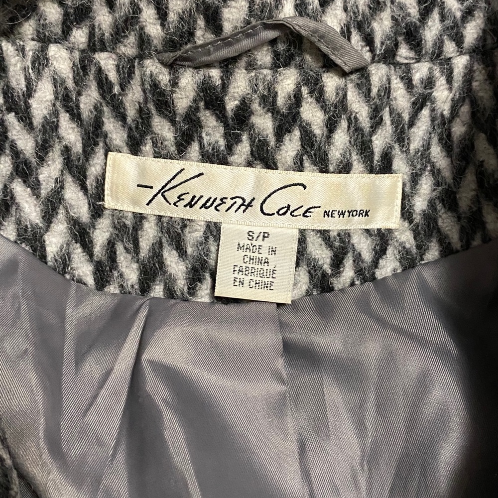 KENNETH COLE COAT - Picture 3 of 5